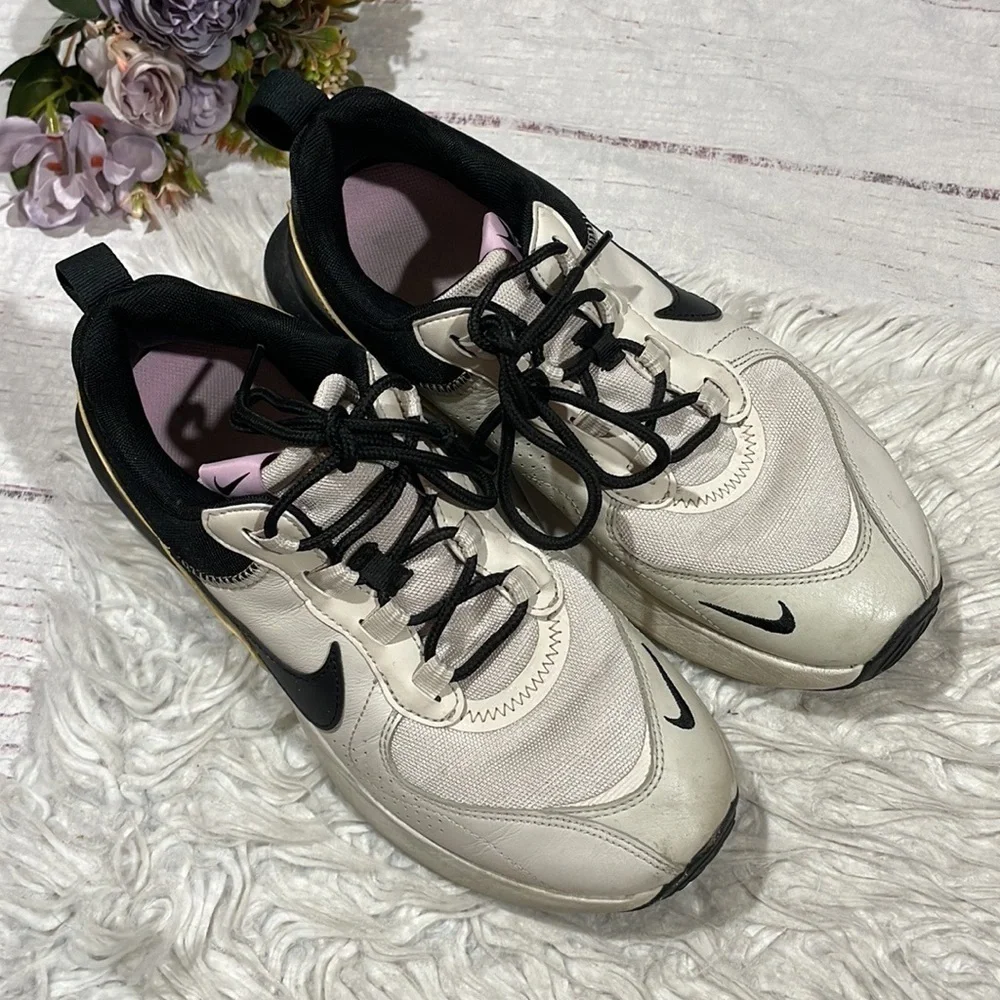 Nike Air Max Cream Gold Lace Up Verona Sneakers